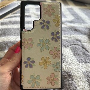 Floral Pattern Wallet Phone Case - Cream with Multicolor Flowers. NWOT. S22Ultra
